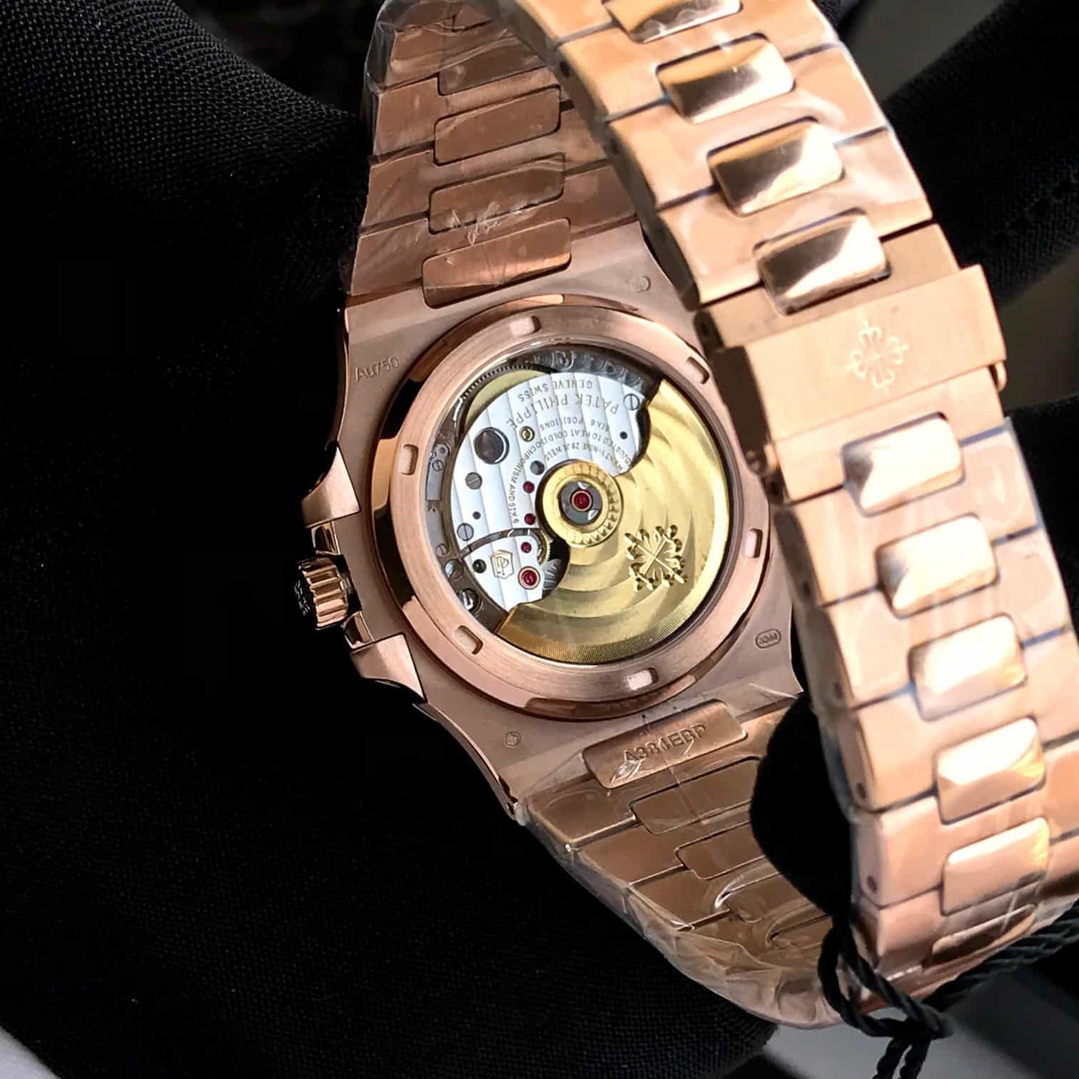 Patek Philippe Nautilus 5711/1R RosegoldMovement
