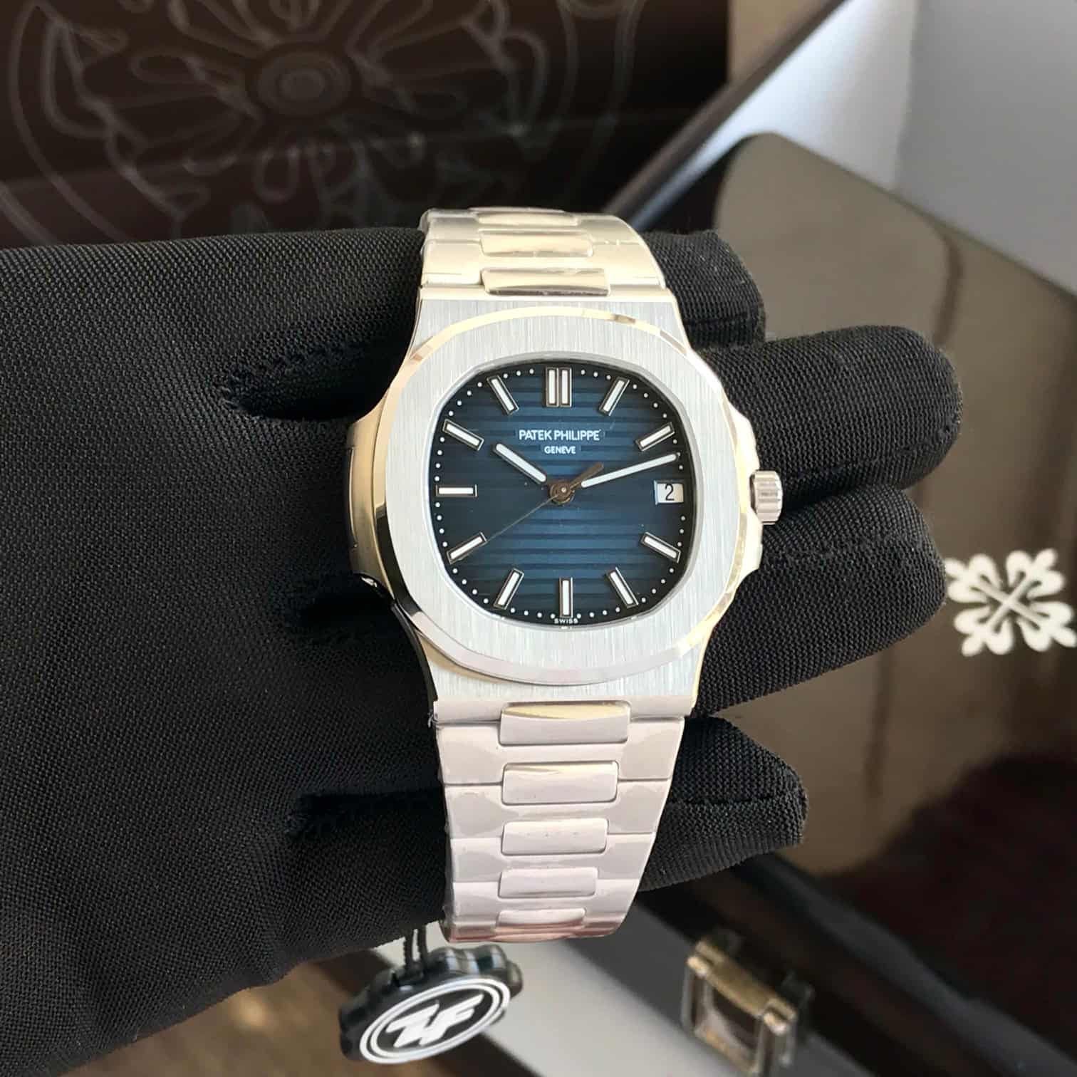 Patek Philippe Nautilus 5711/1R Stainless Steel Japan Automatic Mens Watch