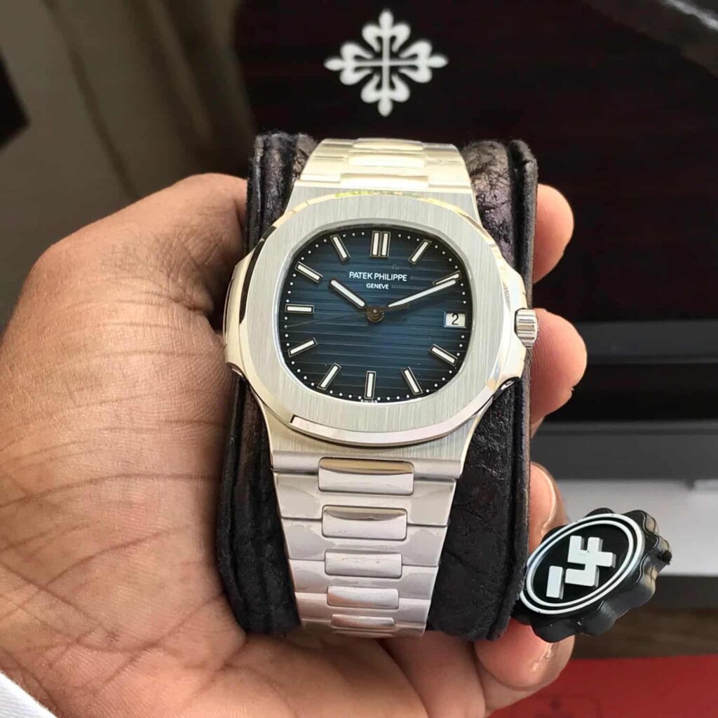 Patek Philippe Nautilus 5711/1R Stainless Steel Japan Automatic Mens Watch