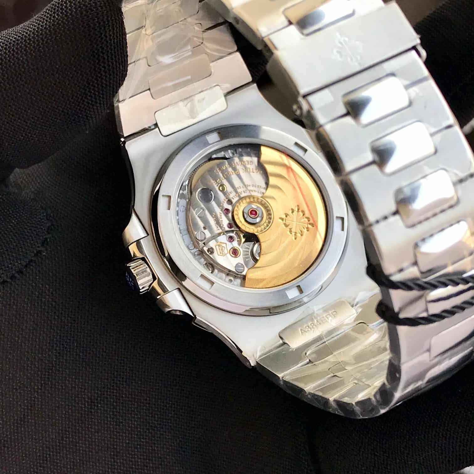 Patek Philippe Nautilus 5711/1R Stainless Steel Japan Automatic Mens Watch