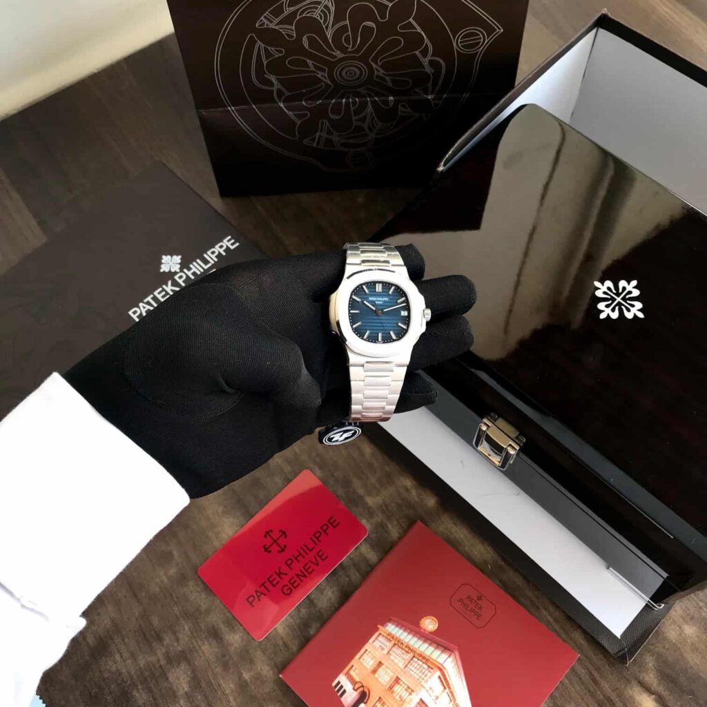 Patek Philippe Nautilus 5711/1R Stainless Steel Japan Automatic Mens Watch
