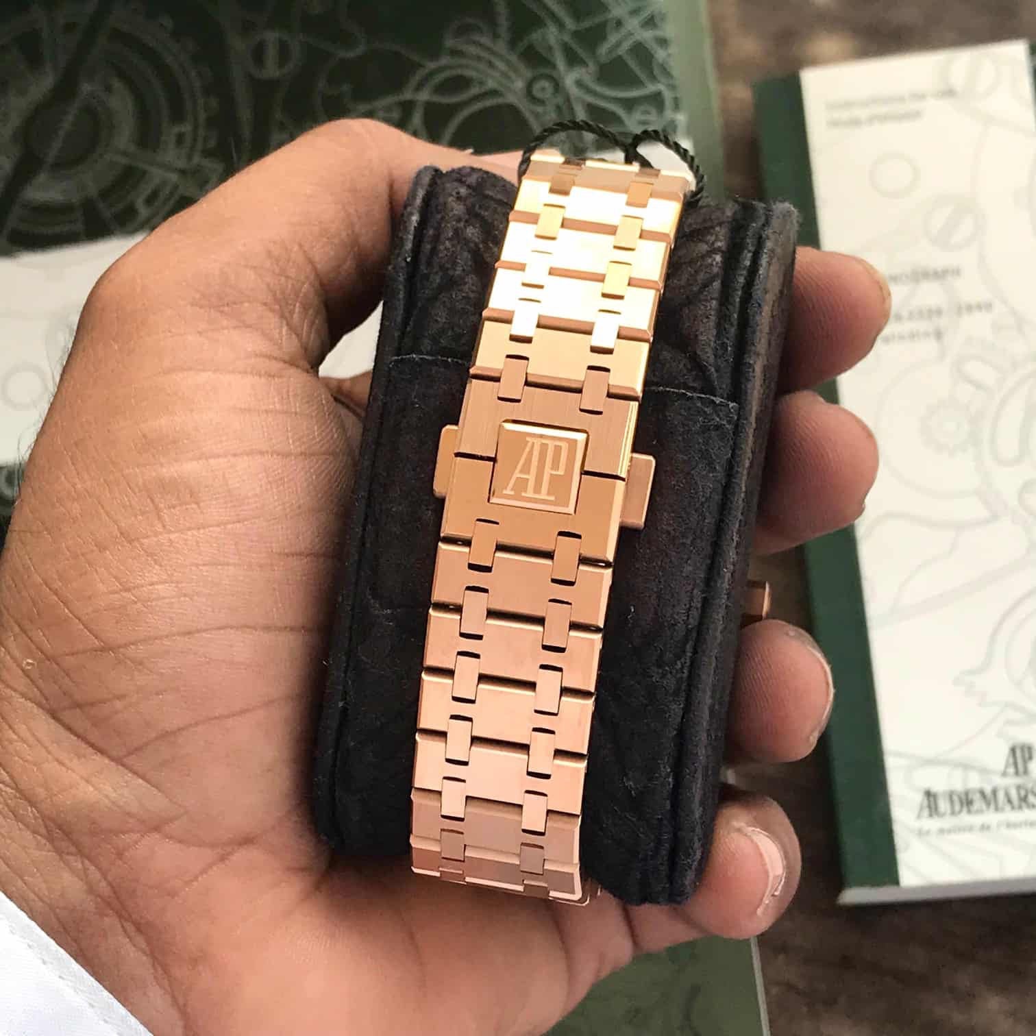 Audemars Piguet Royal Oak Offshore Rosegold Black Dial Metal Chain Automatic Movement Men’s Watch